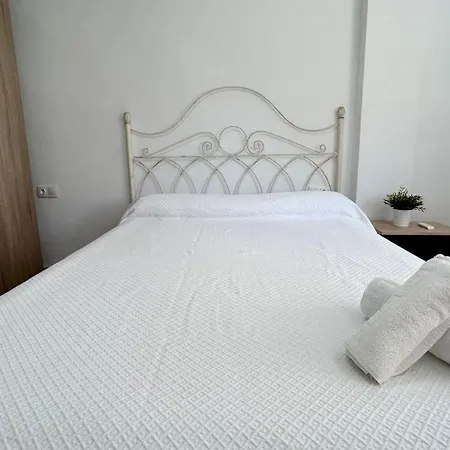 Hostel Piso Compartido Delyrent Acosta *